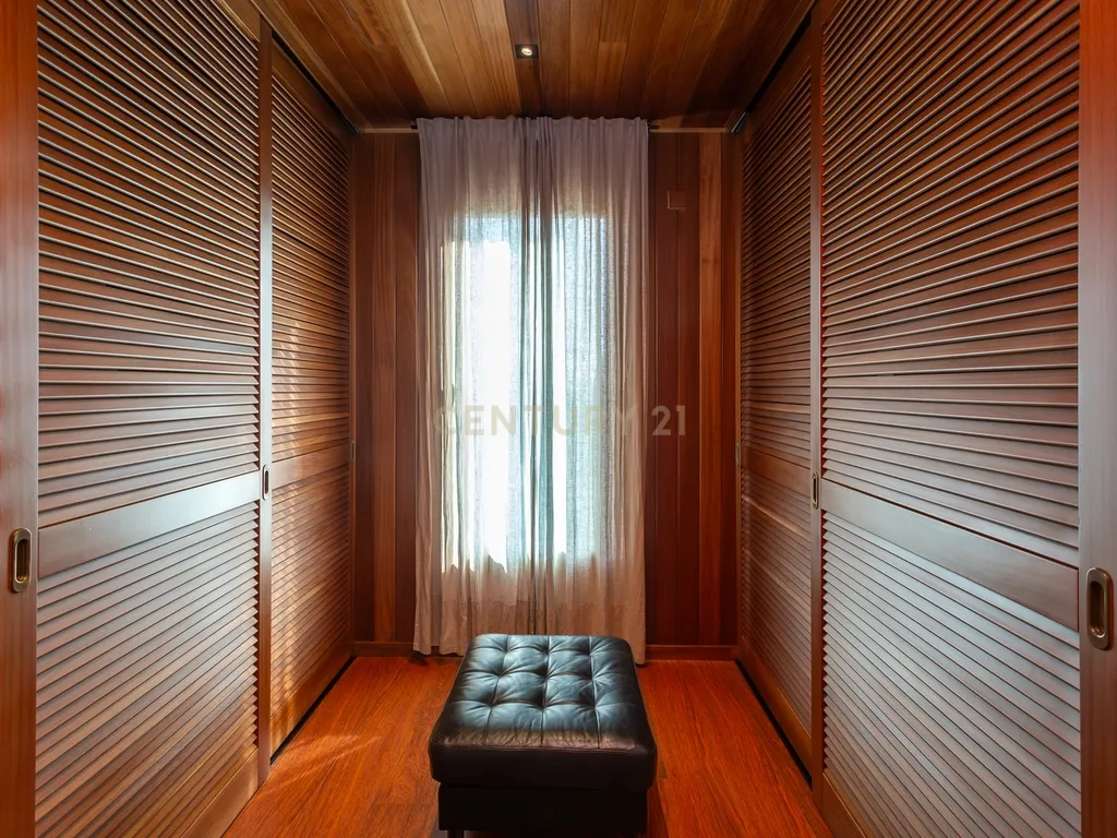Moradia Isolada em Sarilhos Grandes com Vista para o Rio e Jardim Privado - Image 47